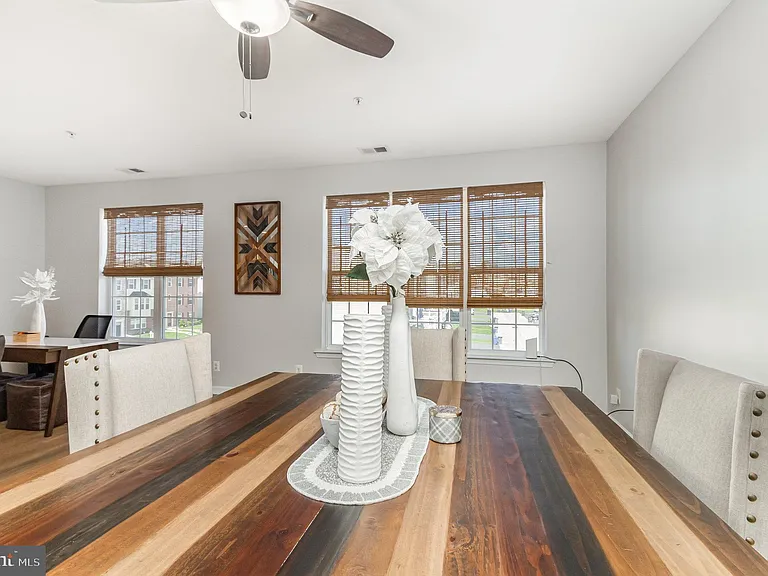 1650 Mohegan Dr #H — Photo 9
