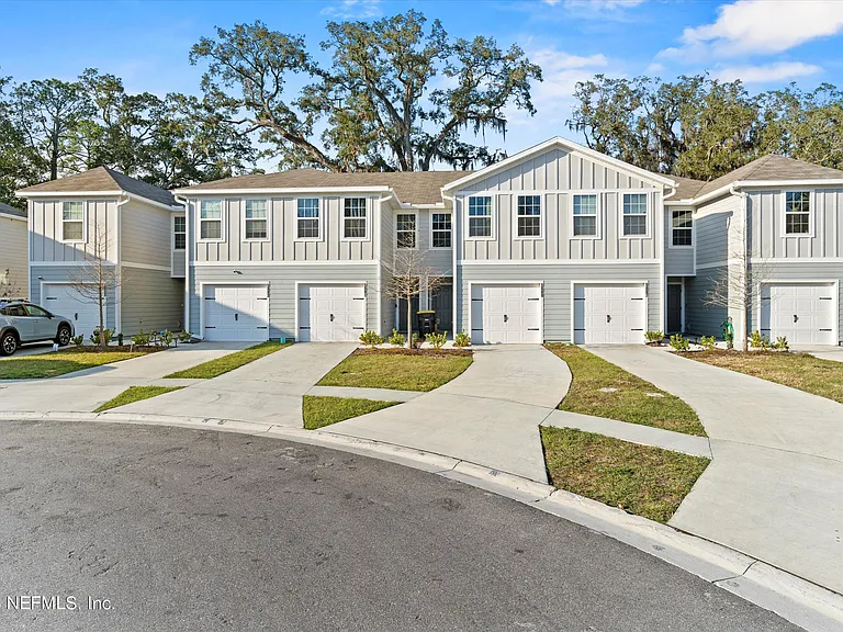 5893 Creekside Crossing Dr #A — Photo 2