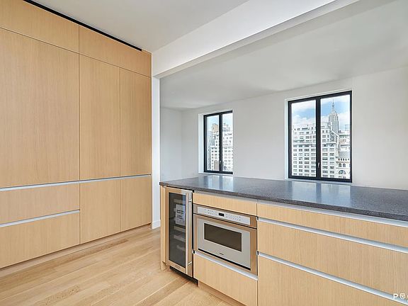 4th image of 21 E 12th St #10A