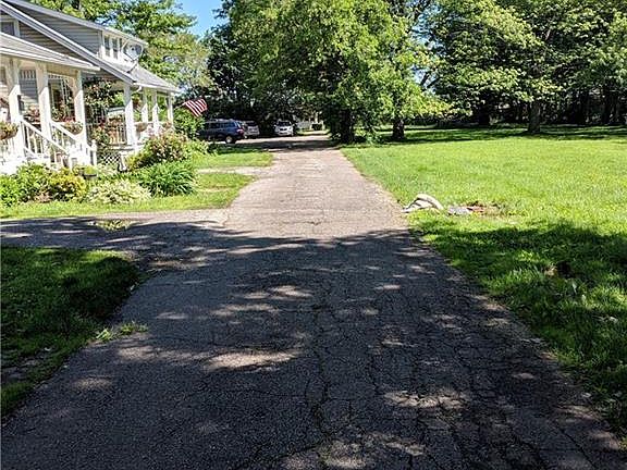 3rd image of Lake Shore Blvd
