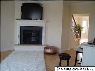 606 Park Ave — Photo 22