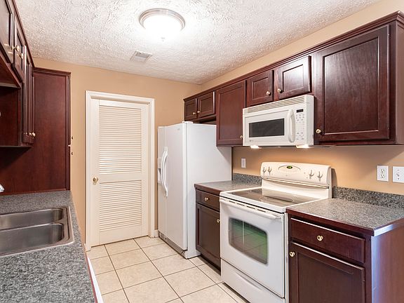 5th image of 7803 Alfred Schlatter Dr #6