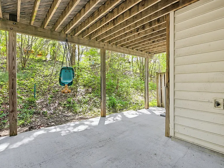 10635 Hillingdon Rd — Photo 35