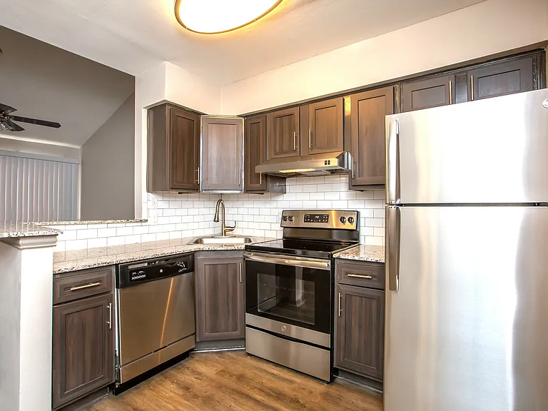 The Burke Apartments — Photo 33