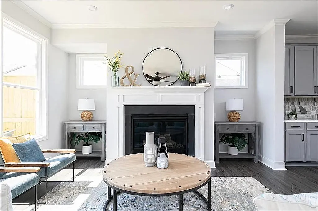 501 Hardy Dr — Photo 4