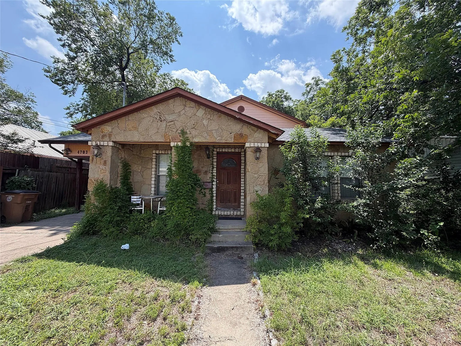 7 bed, 3.0 bath, 3040 sqft, $2,995 — Photo 1