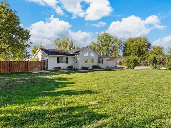 1351 M 1/4 Rd, Loma, CO 81524