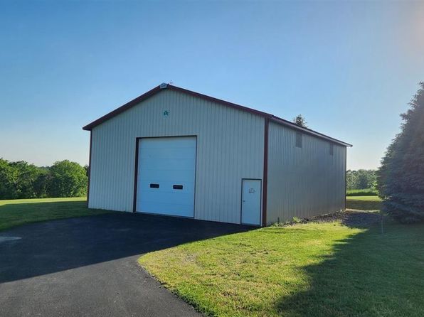 275 Grand Ridge Rim Way, Garnavillo, IA 52049