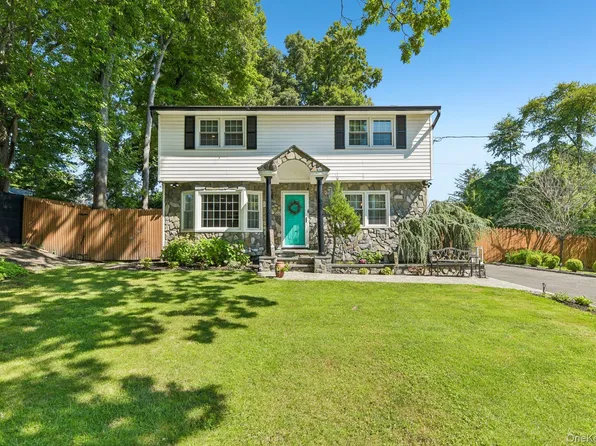103 Harvard Avenue, Smithtown, NY 11787