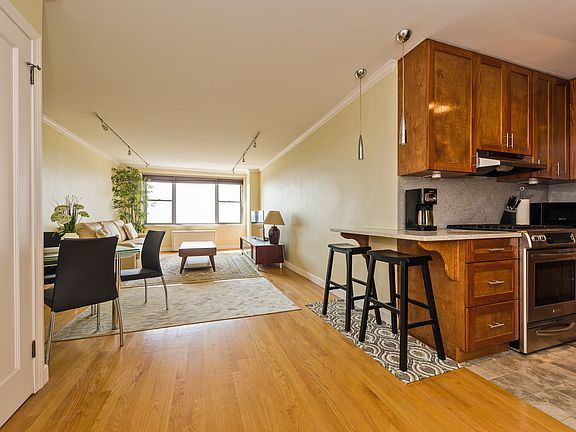 5th image of 70-25 Yellowstone Blvd #22Q