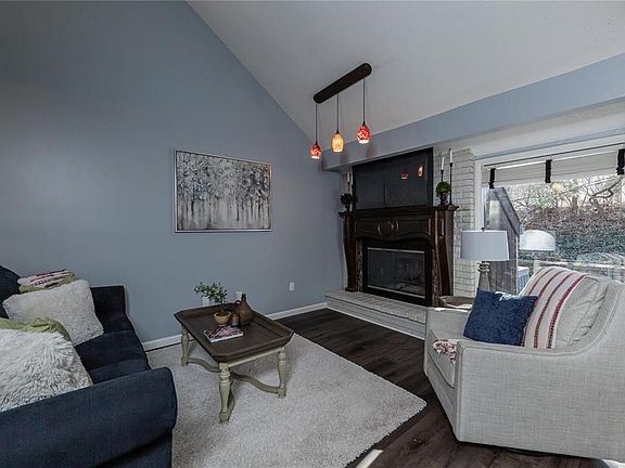 4th image of 958 Somerfor Pl