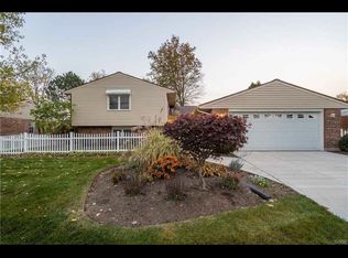 5812 Stonegate Ct, Dayton, OH 45424