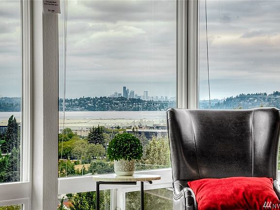 Entry way with beautiful cedar lined ceilings. 