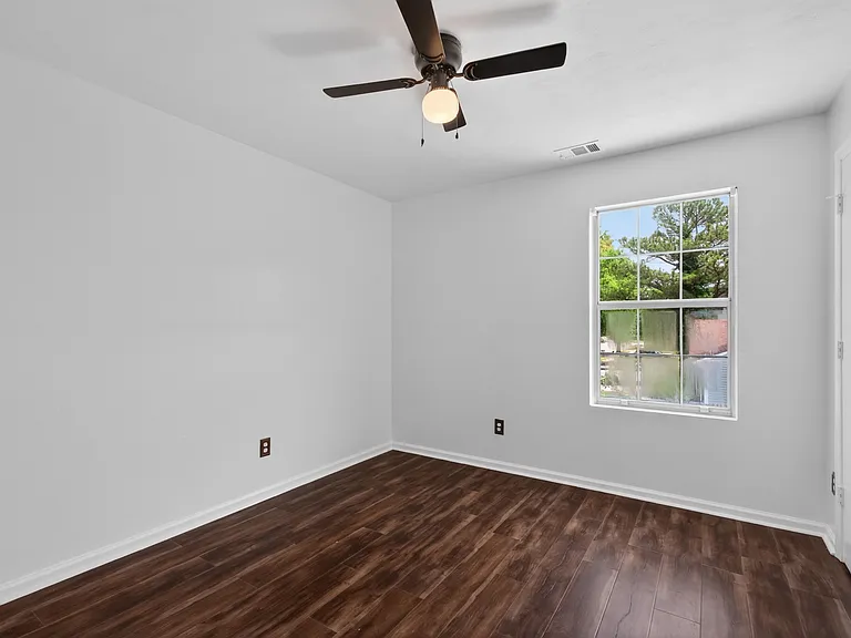 3200 Vermeer Dr #8 — Photo 28