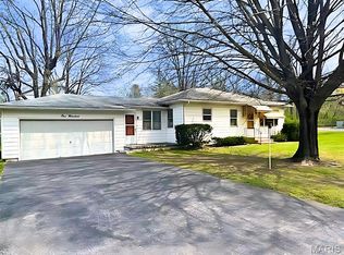 100 W Woodcrest Dr, Collinsville, IL 62234