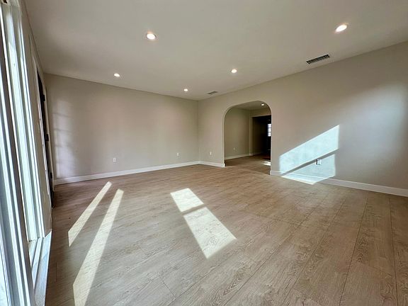 2nd image of 1188 N Alexandria Ave