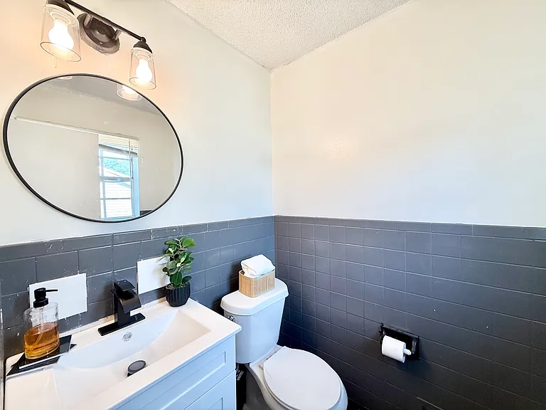 540 Harlem Ave — Photo 11