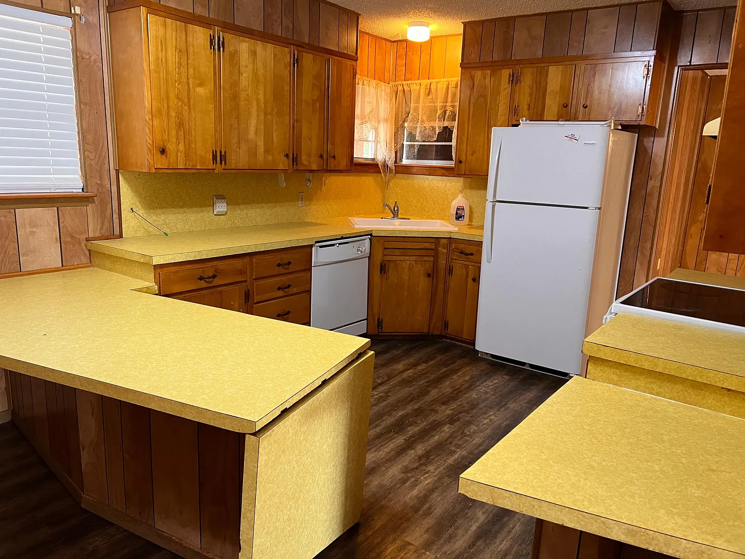 3 bed, 1600 sqft, $1,200 — Photo 3