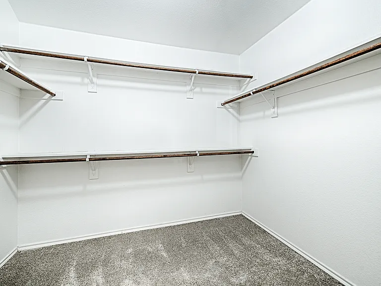 2805 Leslie Ln — Photo 10