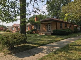 20315 Hunt Club Dr, Harper Woods, MI 48225