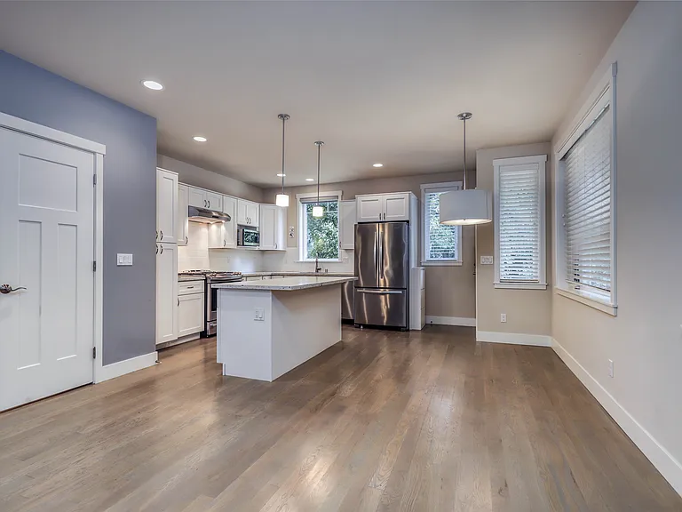690 Wintersweet Rd NE — Photo 6