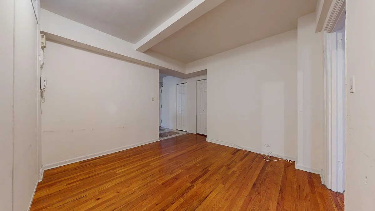 Building Photo - 301 E 38th St #14J