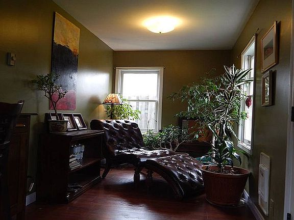 4th image of 3115 Fairmount Ave