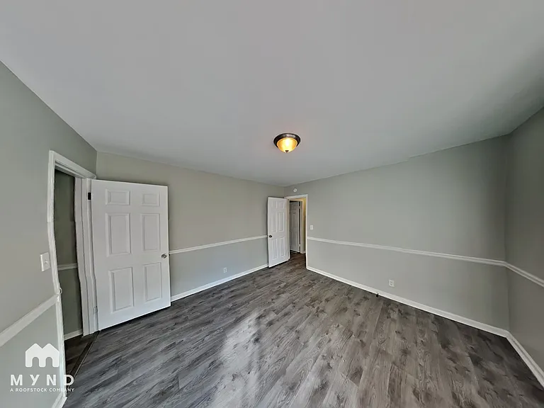 6220 Leslie Dr — Photo 11
