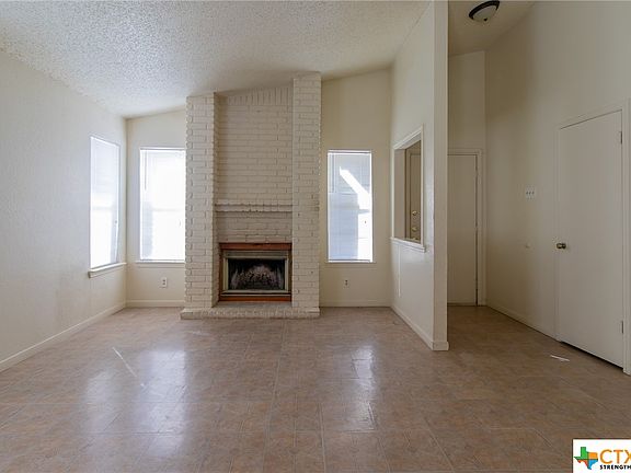 4th image of 2113 Cimmaron Dr