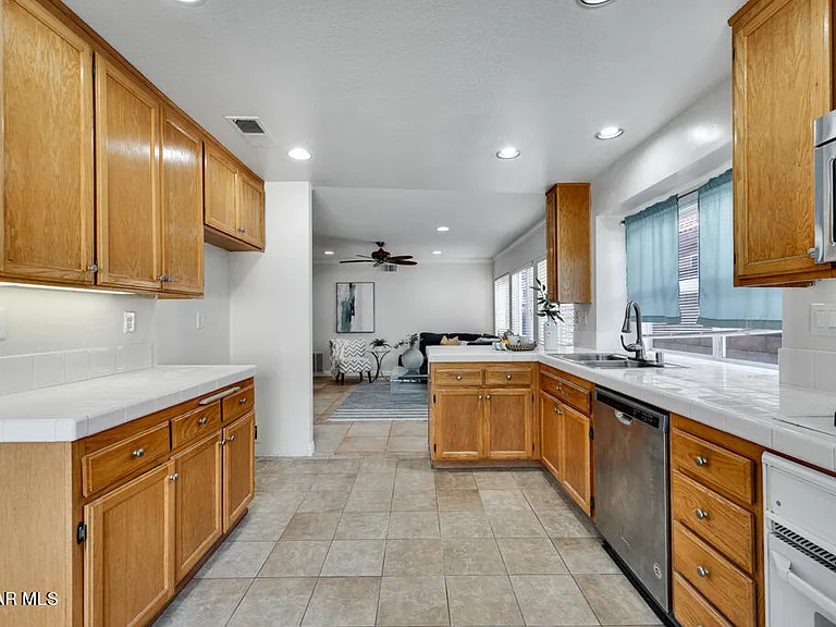 2676 Santa Ynez Ave #2676 — Photo 3