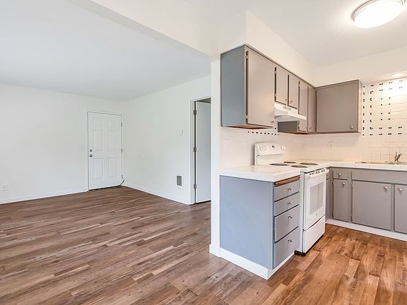 4th image of 1385 Dollar St #2