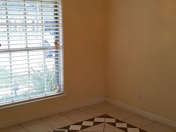 2nd image of 1911 Carla Ave