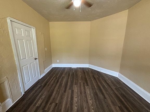 3rd image of 10218 Parkgate Ave Floor 1