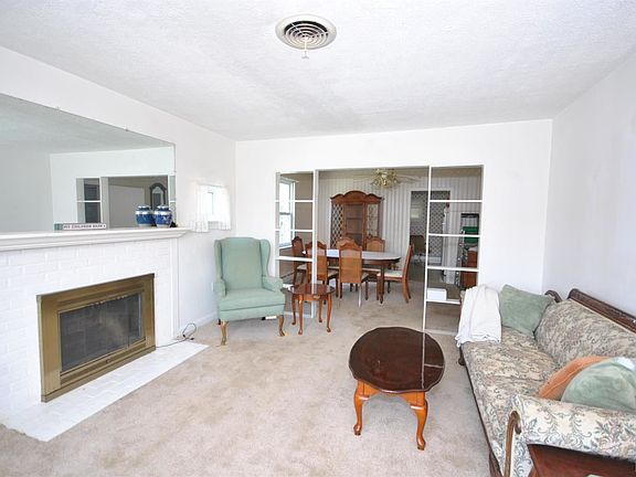 5th image of 1412 Gates St