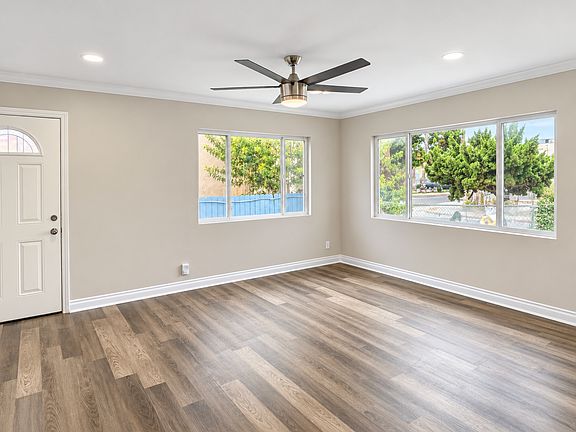 4th image of 827 S 36th St