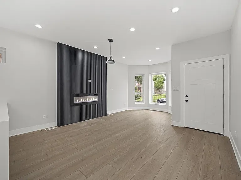 3 bed, 2.5 bath, $2,800 — Photo 3
