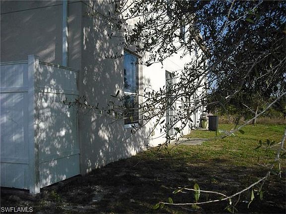 3rd image of 859 Bedford Dr