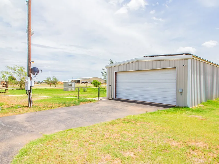 2311 FM 1294 — Photo 4