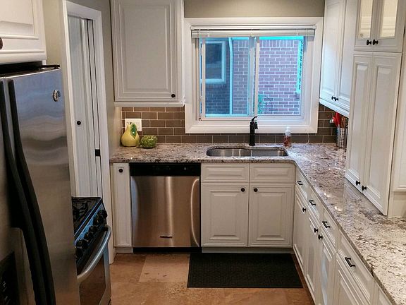 3rd image of 3049 Sylvan Dr