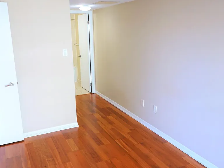 38 Grenville St #1009 — Photo 10
