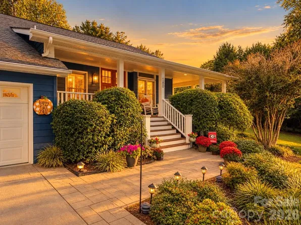 180 Paw Paw Cv, Sylva, NC 28779