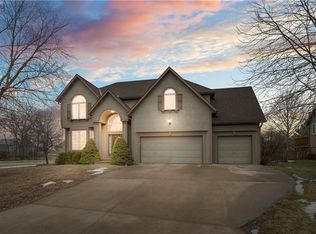 5717 NE Maybrook Rd, Lees Summit, MO 64064