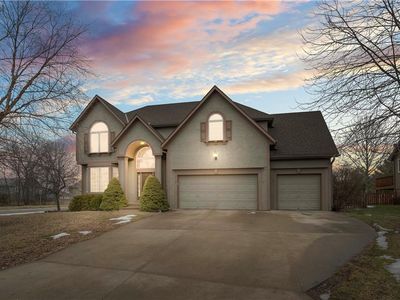 5717 NE Maybrook Rd, Lees Summit, MO, 64064