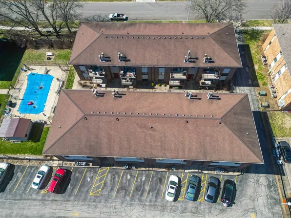 1916 Tracy Dr APT 48, Bloomington, IL 61704