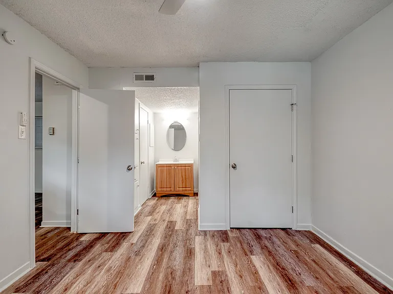 5210 Joe Sayers Ave #E — Photo 16