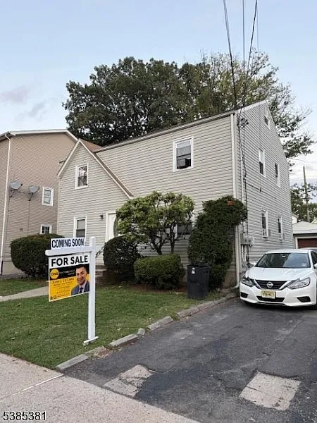 35 7Th Ave photo 1
