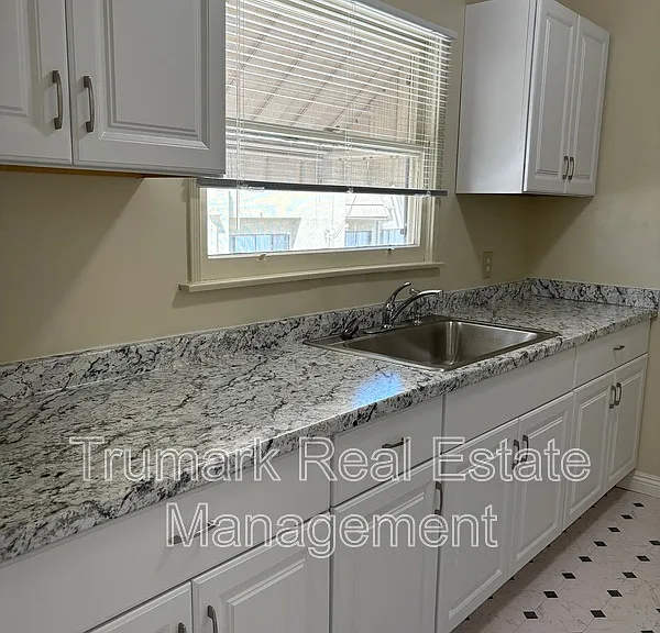 919 N Glendale Ave #12 — Photo 28