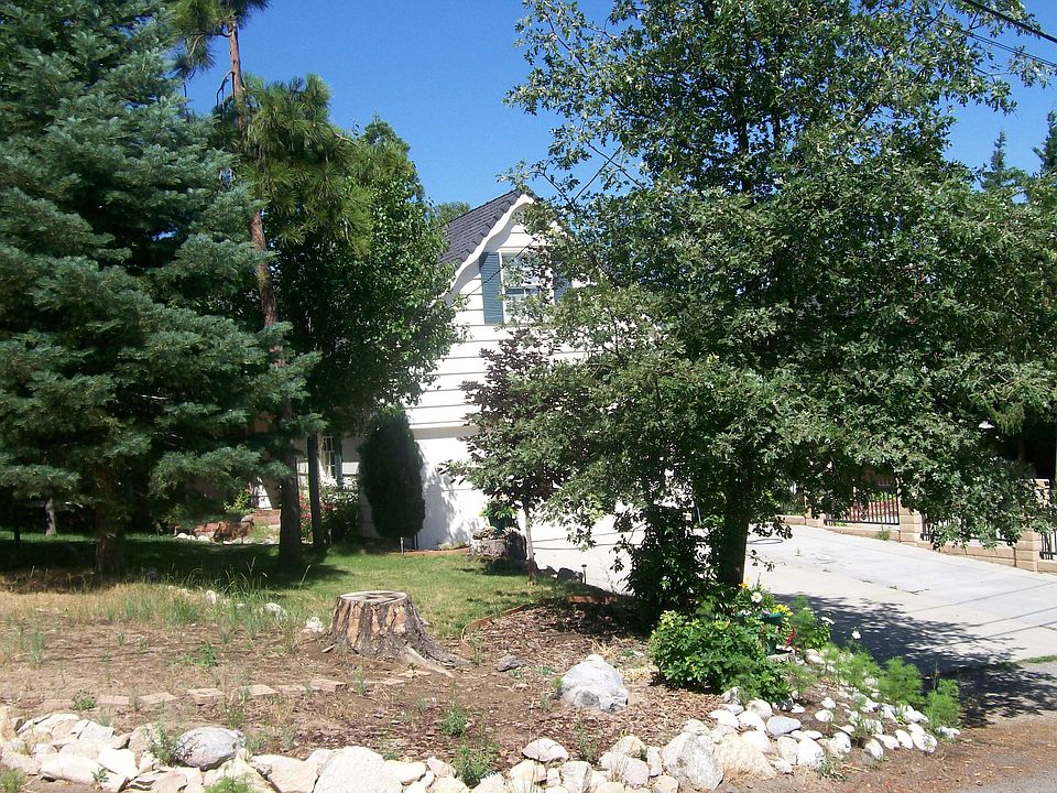 2nd image of 458 Emerald Dr