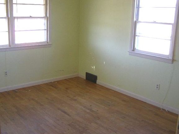 4th image of 517 Barrett Blvd