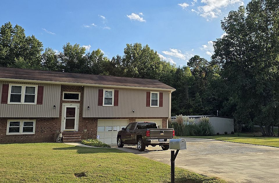 1st image of 136 Stratford Rd